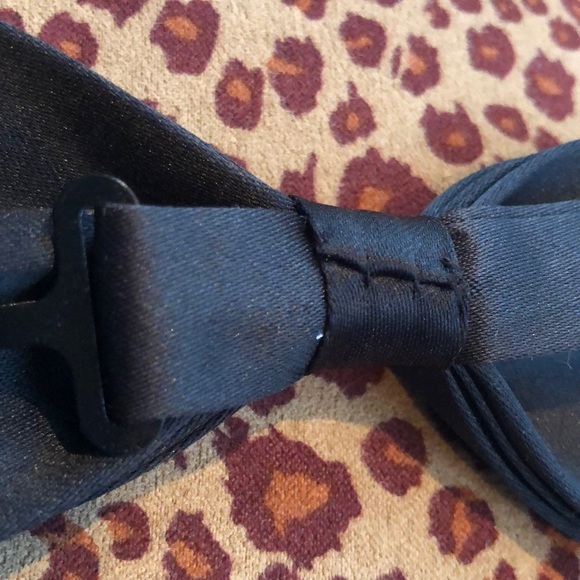 NWOT formal matte black bowtie, pre-tied - Picture 9 of 16